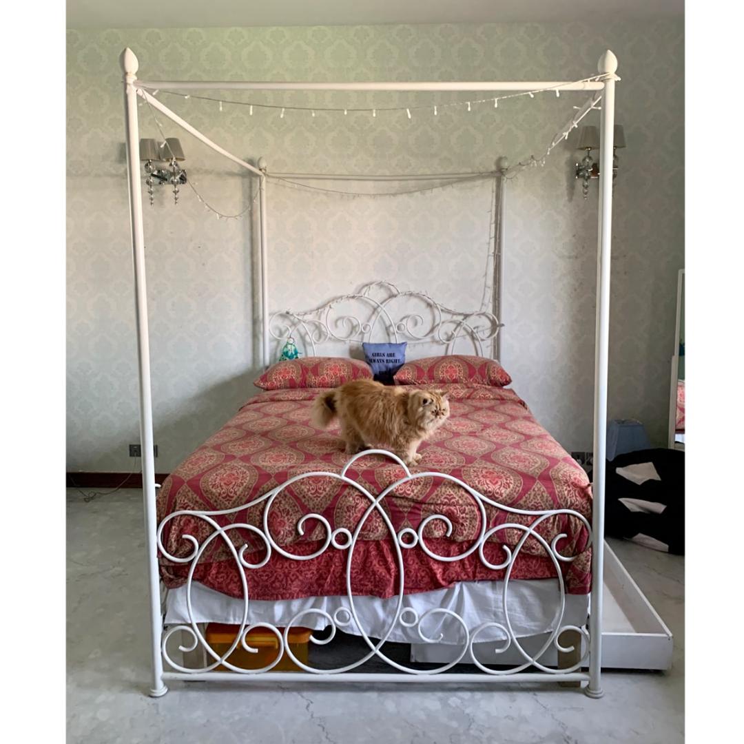 Four Poster Bed in Wrought Iron SoUnique.PK