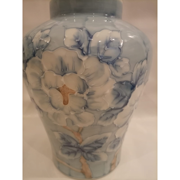 Chinese Porcelain Vase - SoUnique.PK