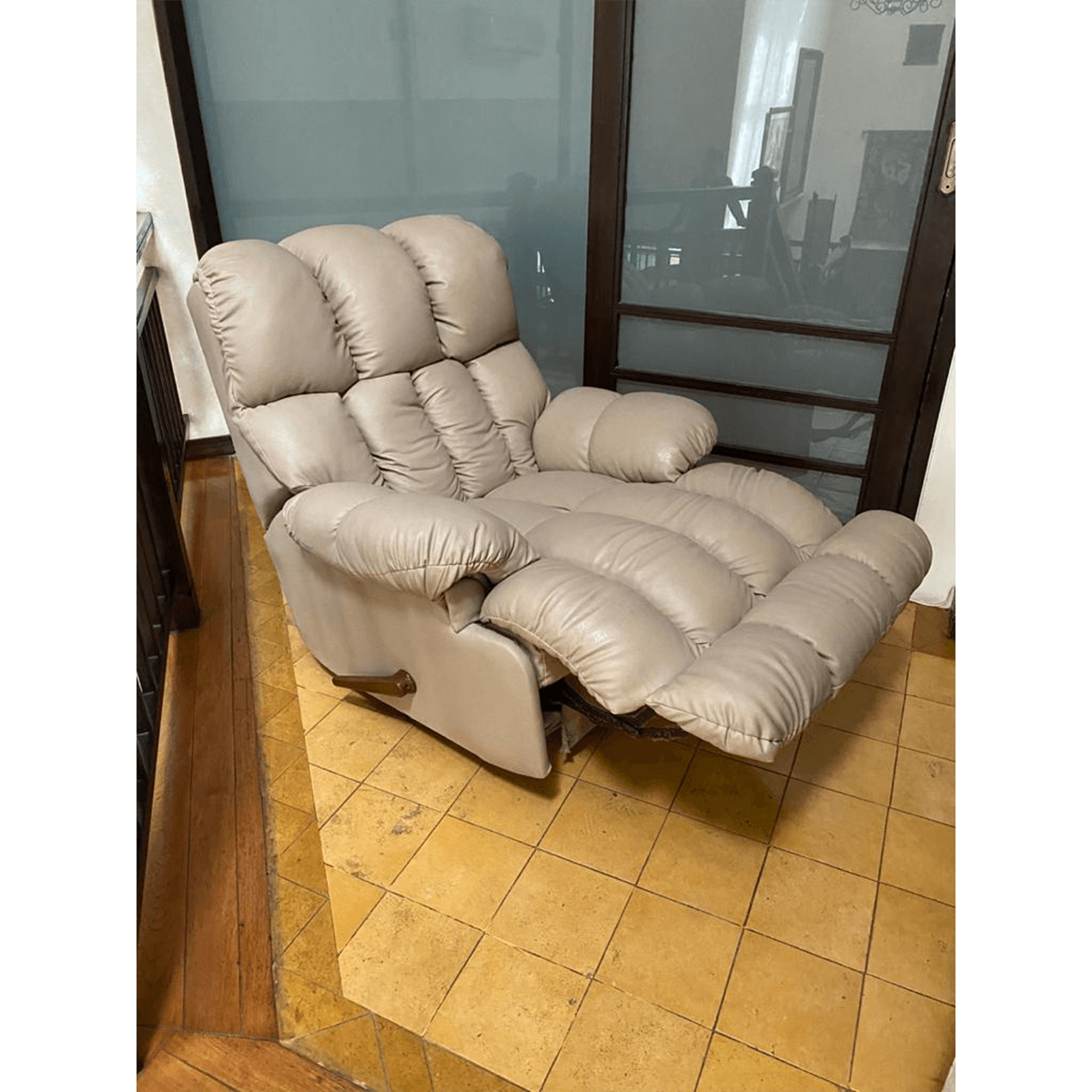 Lazy Boy Recliner SoUnique.PK