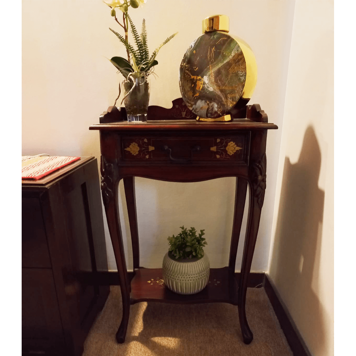 Small Console TableSoUnique.PK