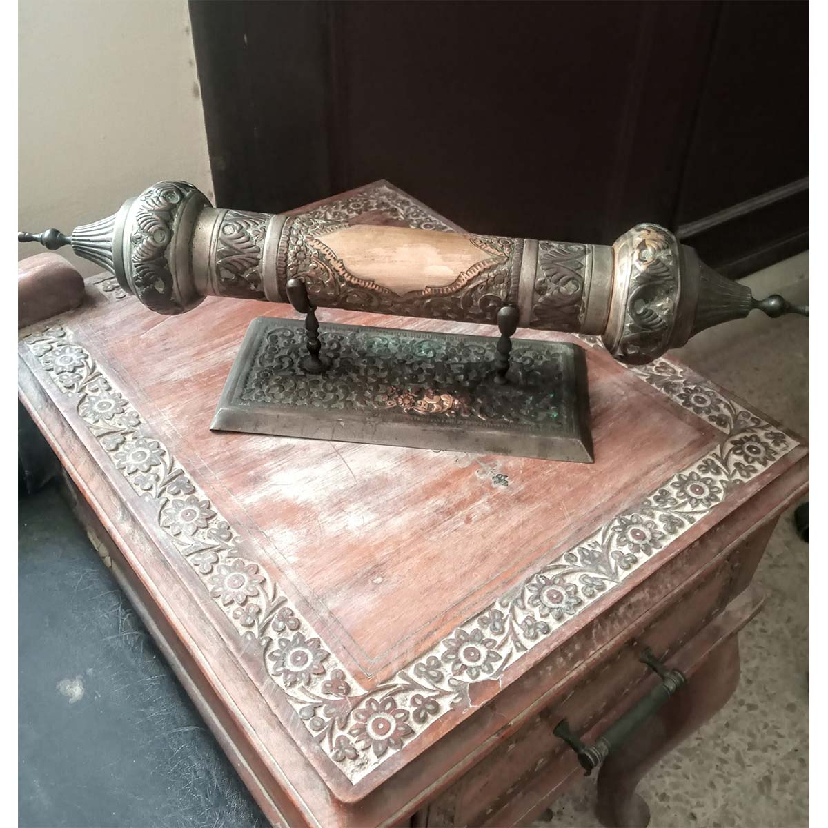 Vintage Brass Scroll - SoUnique.PK