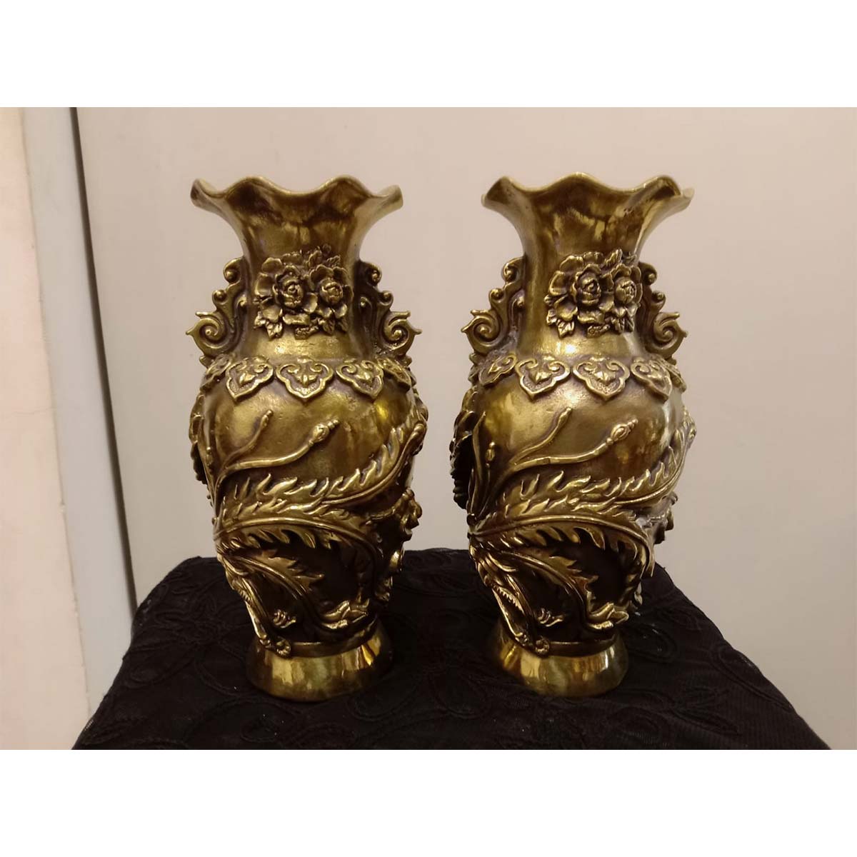 Pair of Nepali Vases - SoUnique.PK