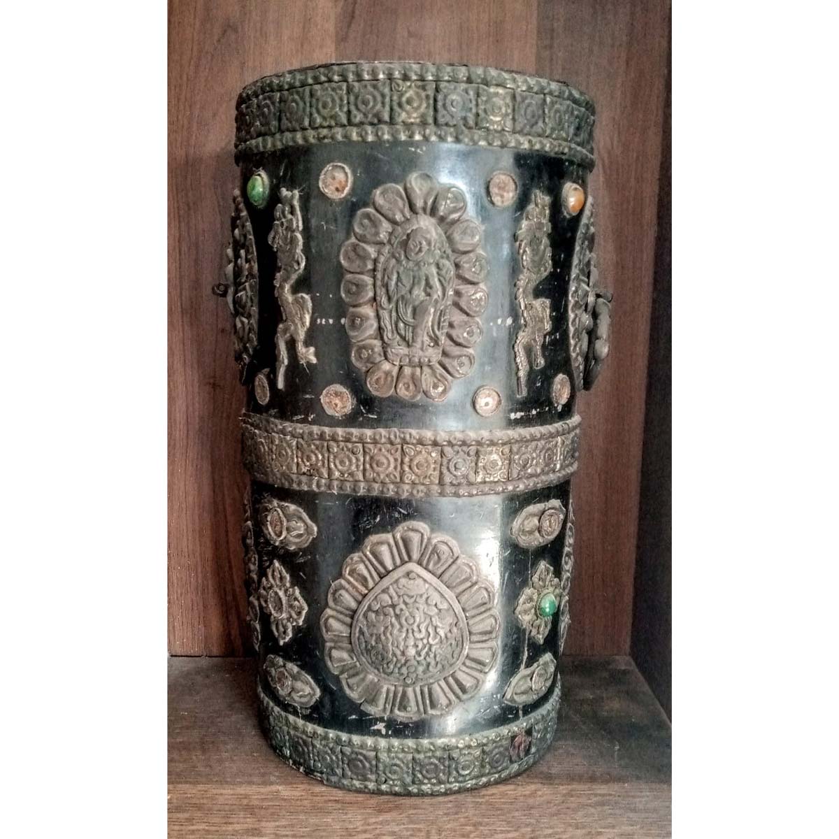Tibetan Wooden Vase - SoUnique.PK