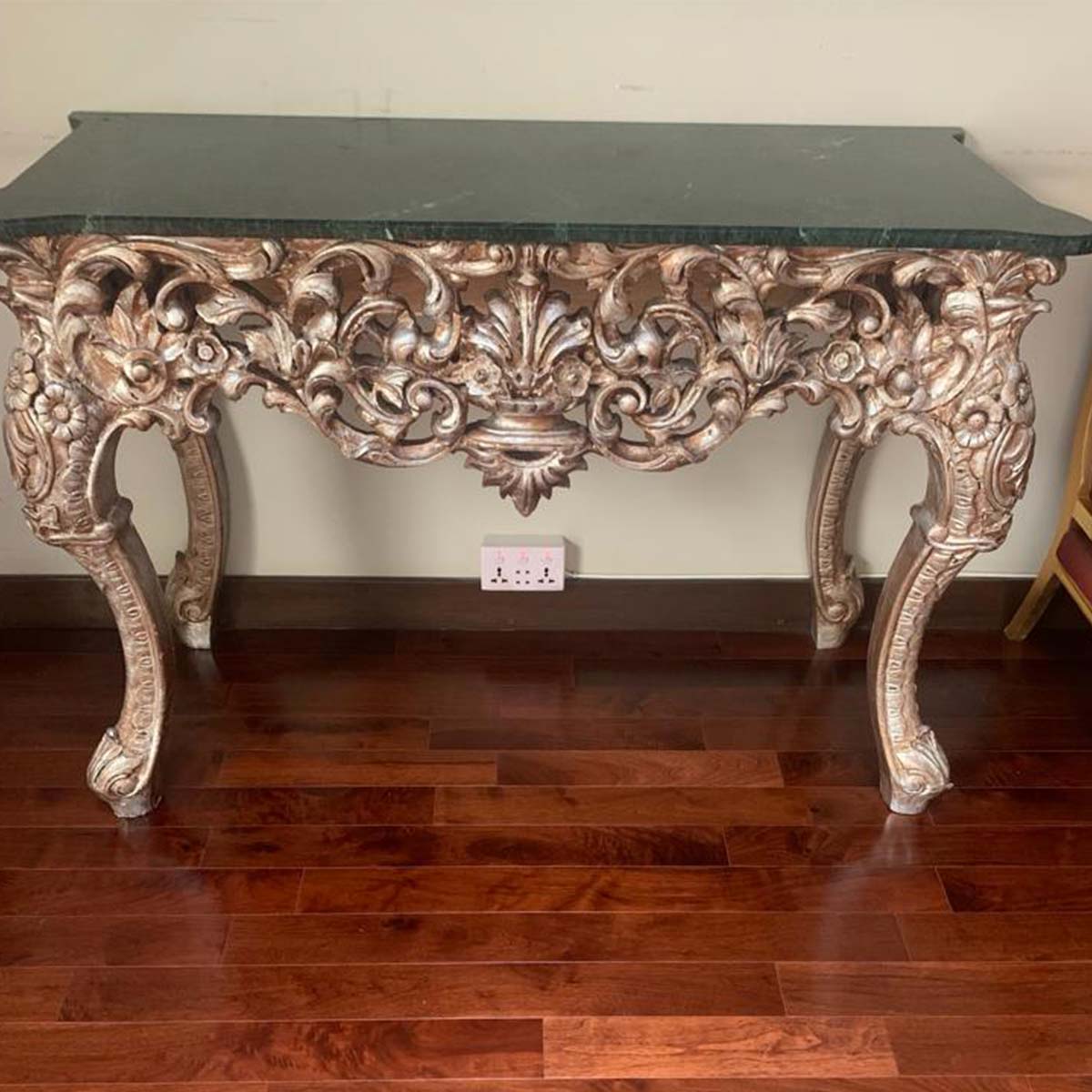 Luxury Console Table SoUnique.PK