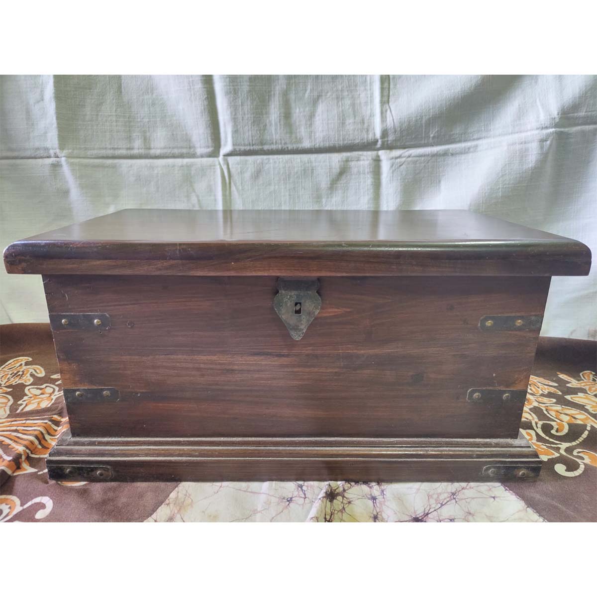 WhatsApp Image 2024-02-02 at 2.24.22 AM (1)-54b458e5 Small Trunk Box-SoUnique.PK