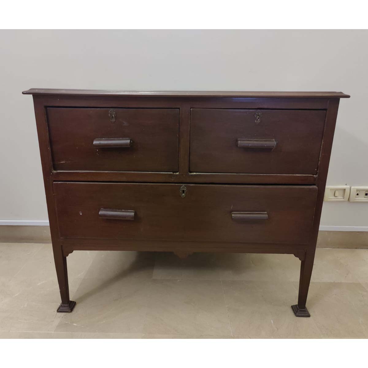 Vintage Chester Table-SoUnique.PK