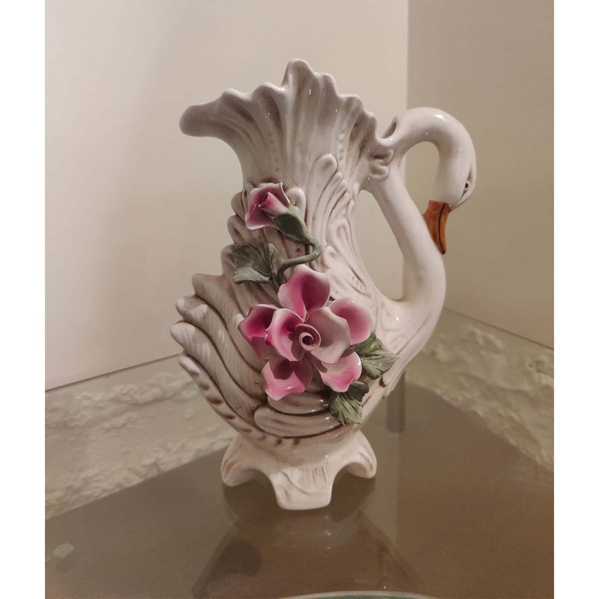Swan Vase - SoUnique.PK