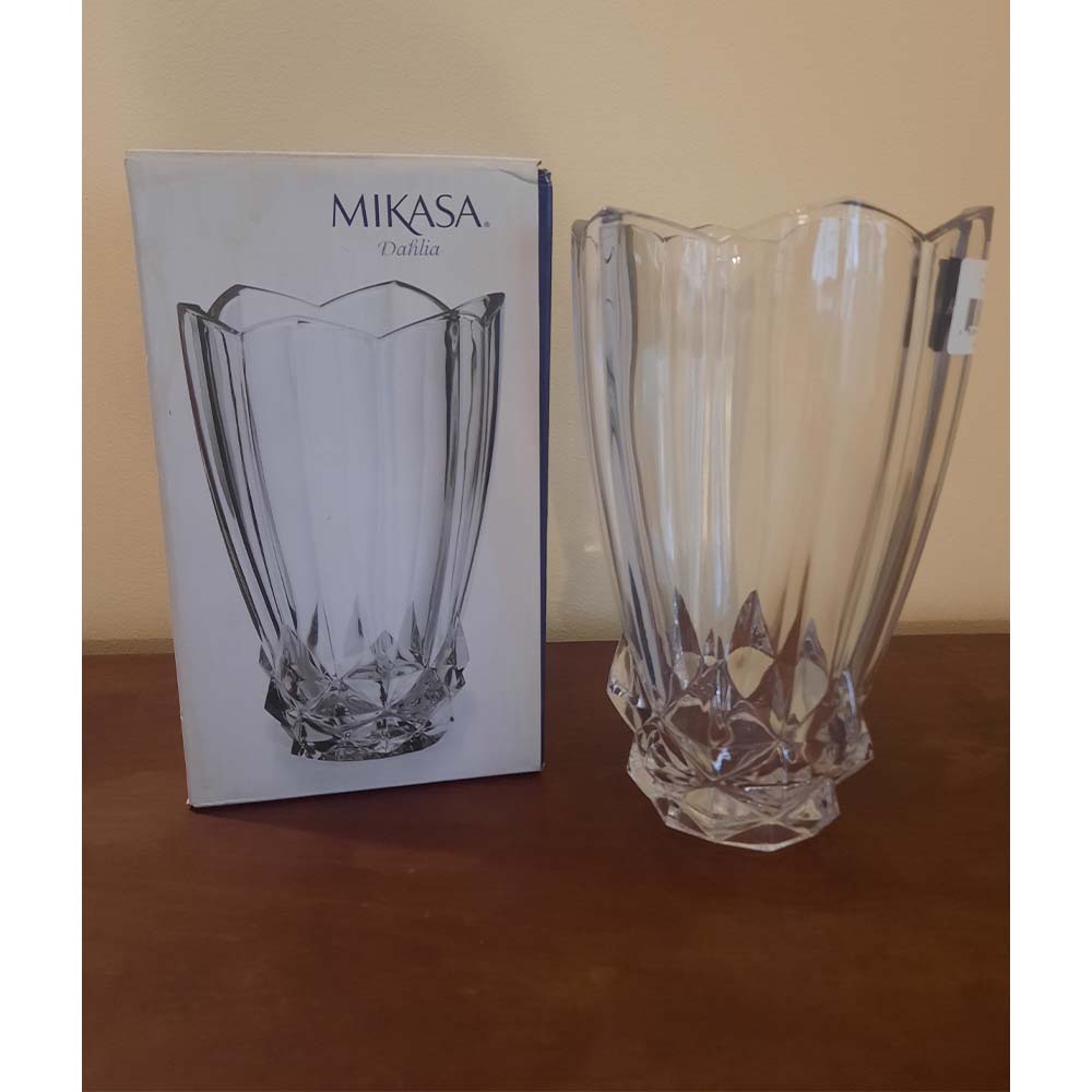 Mikasa Dahlia Glass Vase-SoUnique.PK