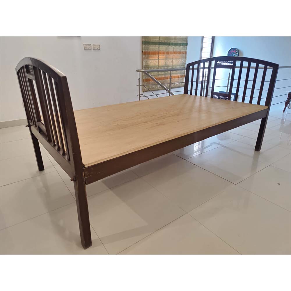 Antique Queen Size Bed - SoUnique.PK