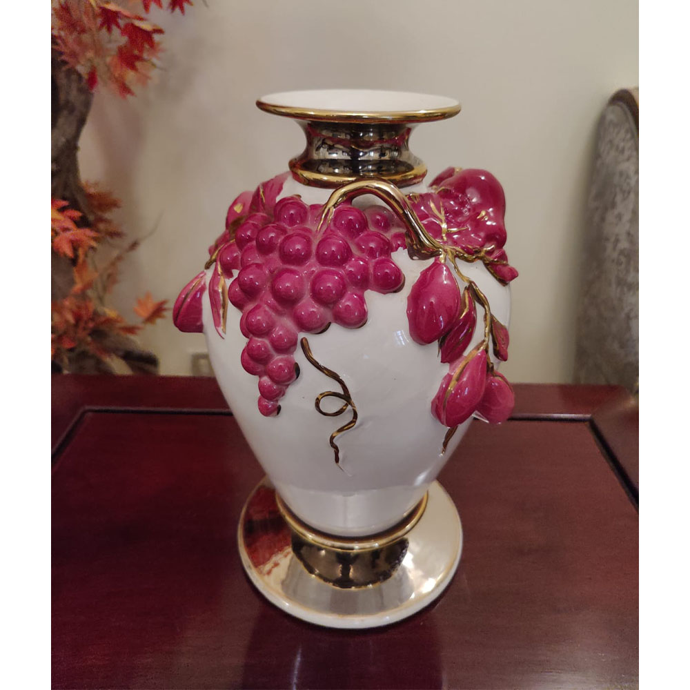 Porcelain Decorative Vase - SoUnique.PK