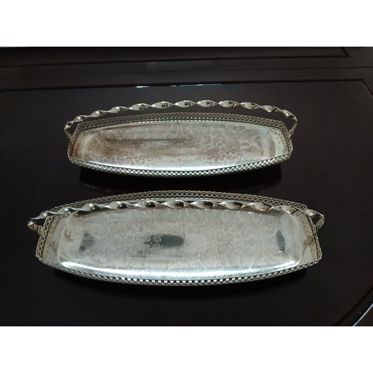 Queen Anne Sandwich Tray - SoUnique.PK