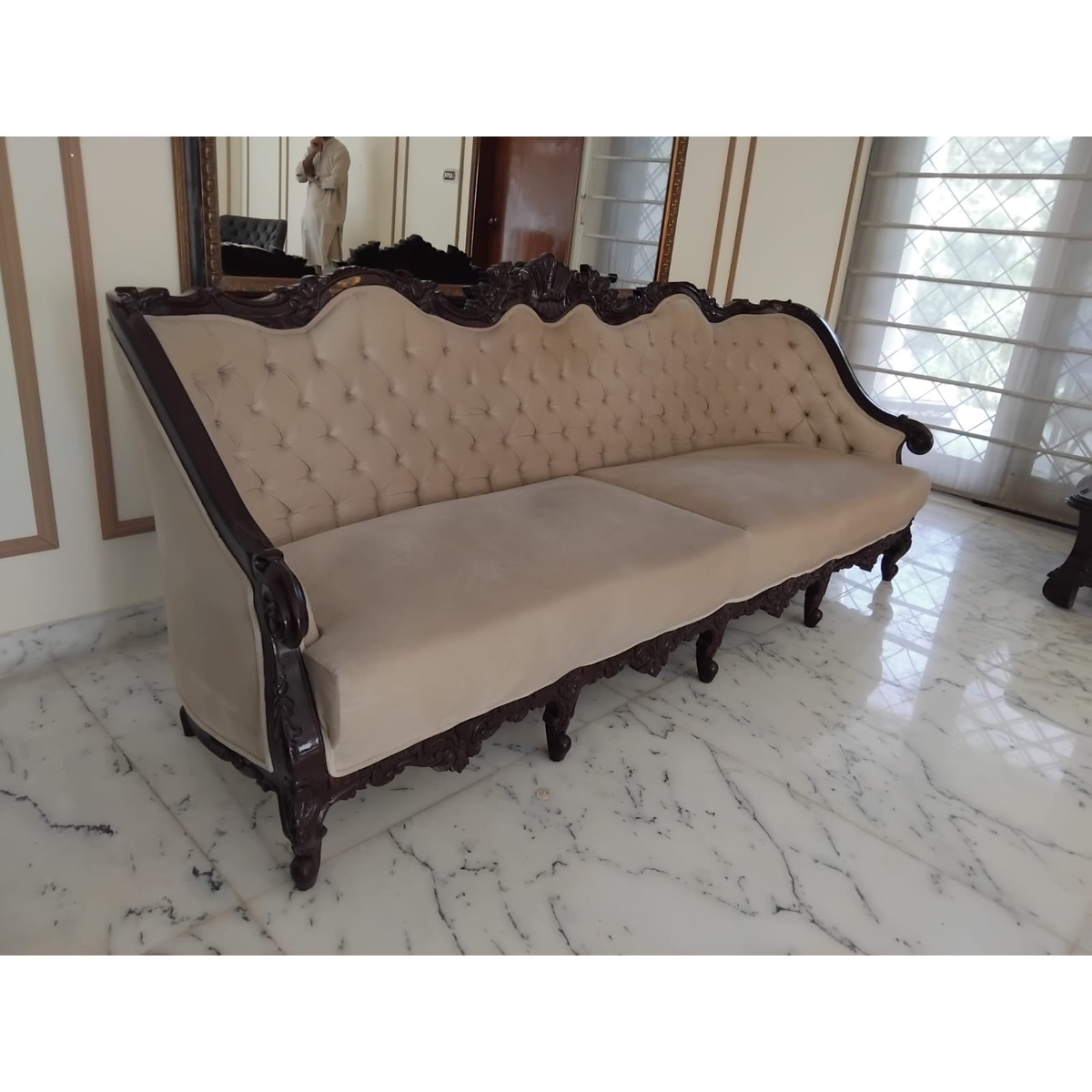 Elegant 5-Seater Sofa Set in Suede - SoUnique.PK