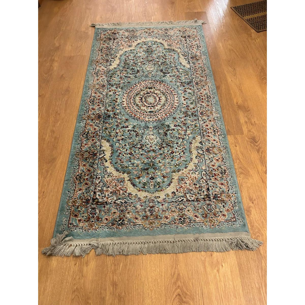 Turkish Rug with Medallion Center – SoUnique.PK