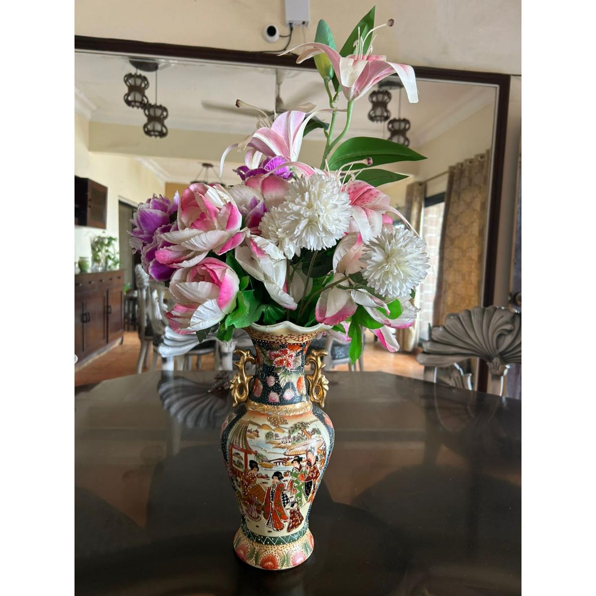 Vintage Hand-Painted Chinese Vase - SoUnique.PK