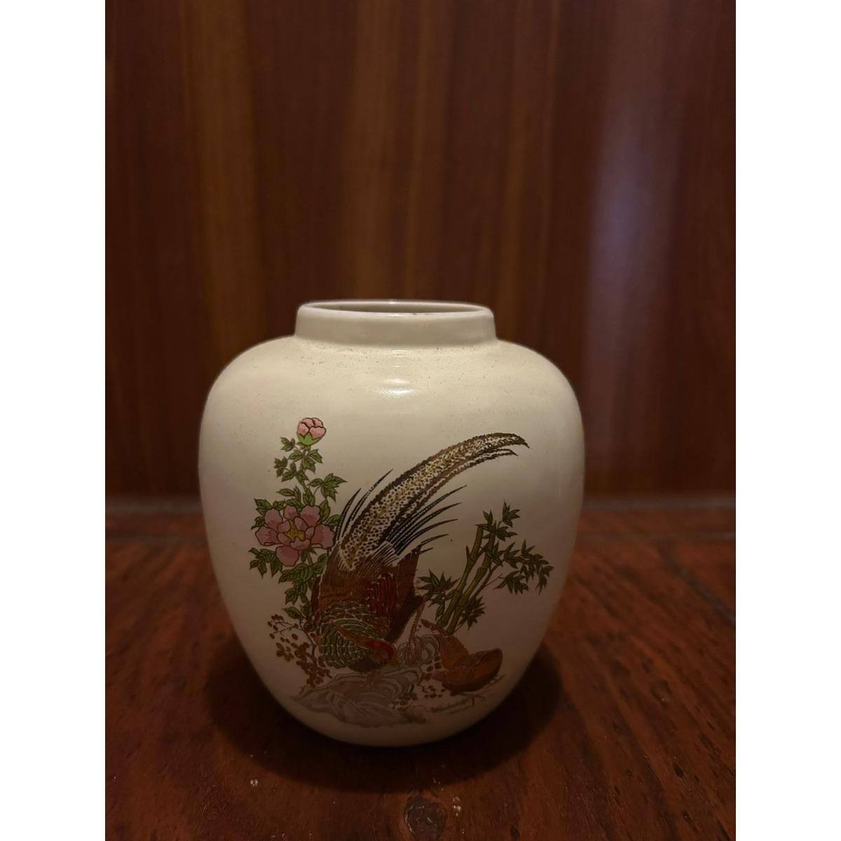 Vintage Hand-Painted Chinese Vase - SoUnique.PK