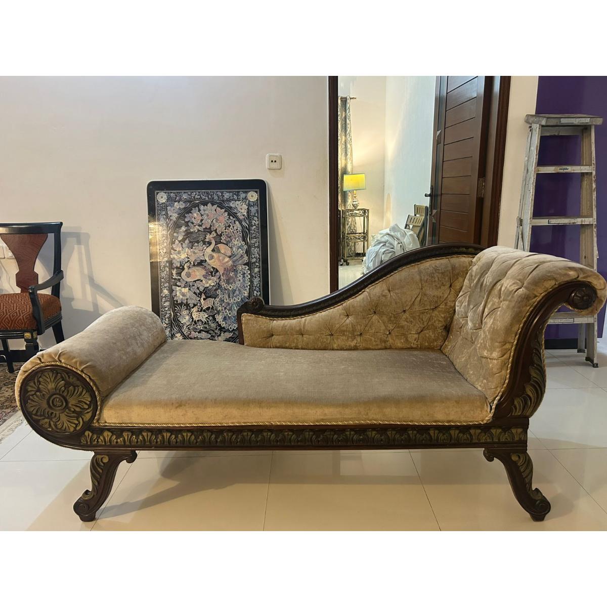 Chaise Lounge / Ottoman - SoUnique.PK