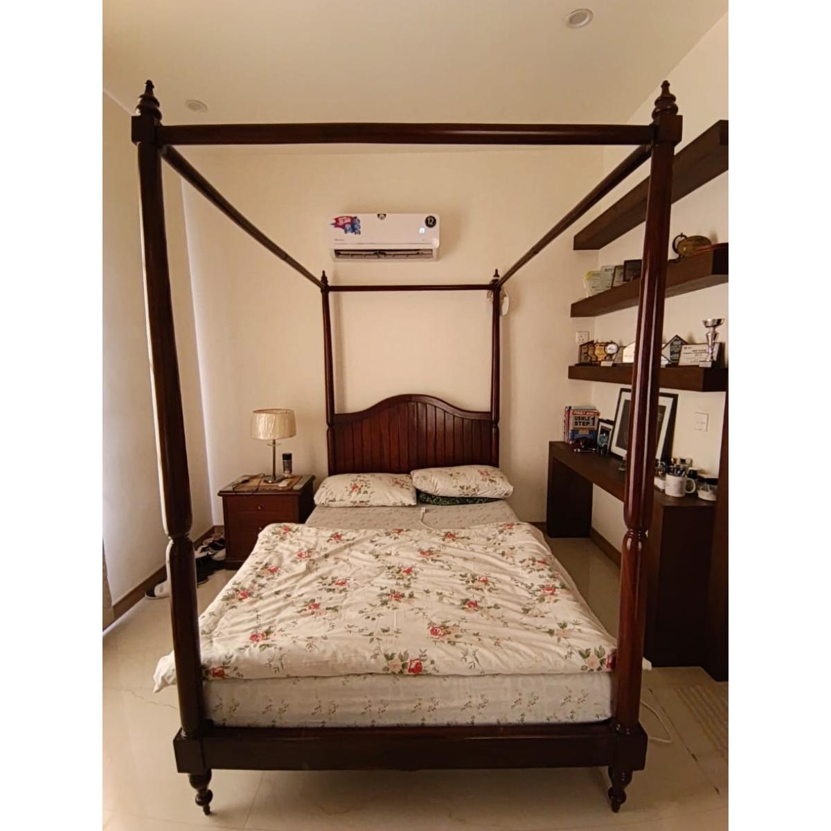 Queen Four-Poster Bed in Sheesham Wood-SoUnique.PK