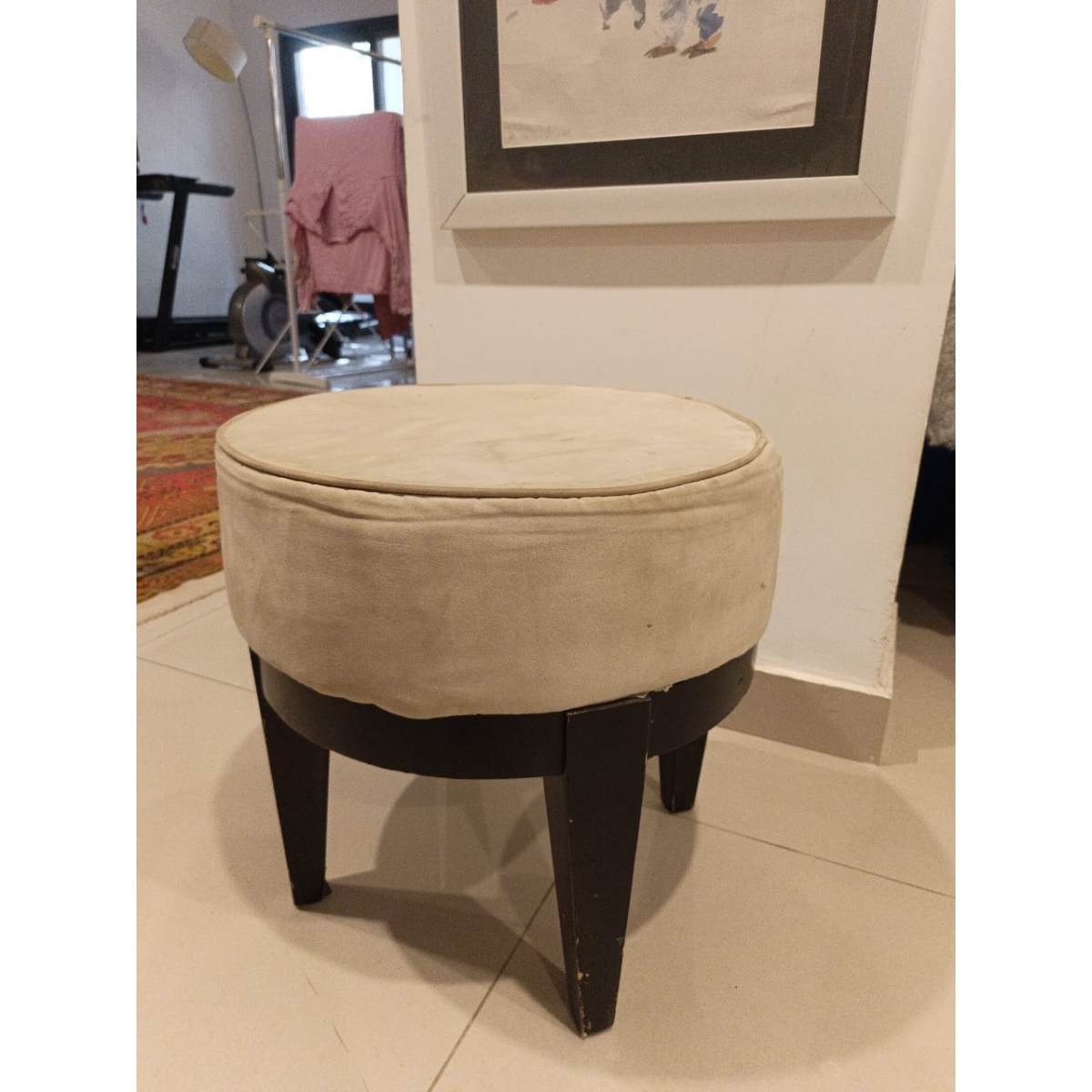 Round Velvet-Top Wood Stool - Sounique.PK