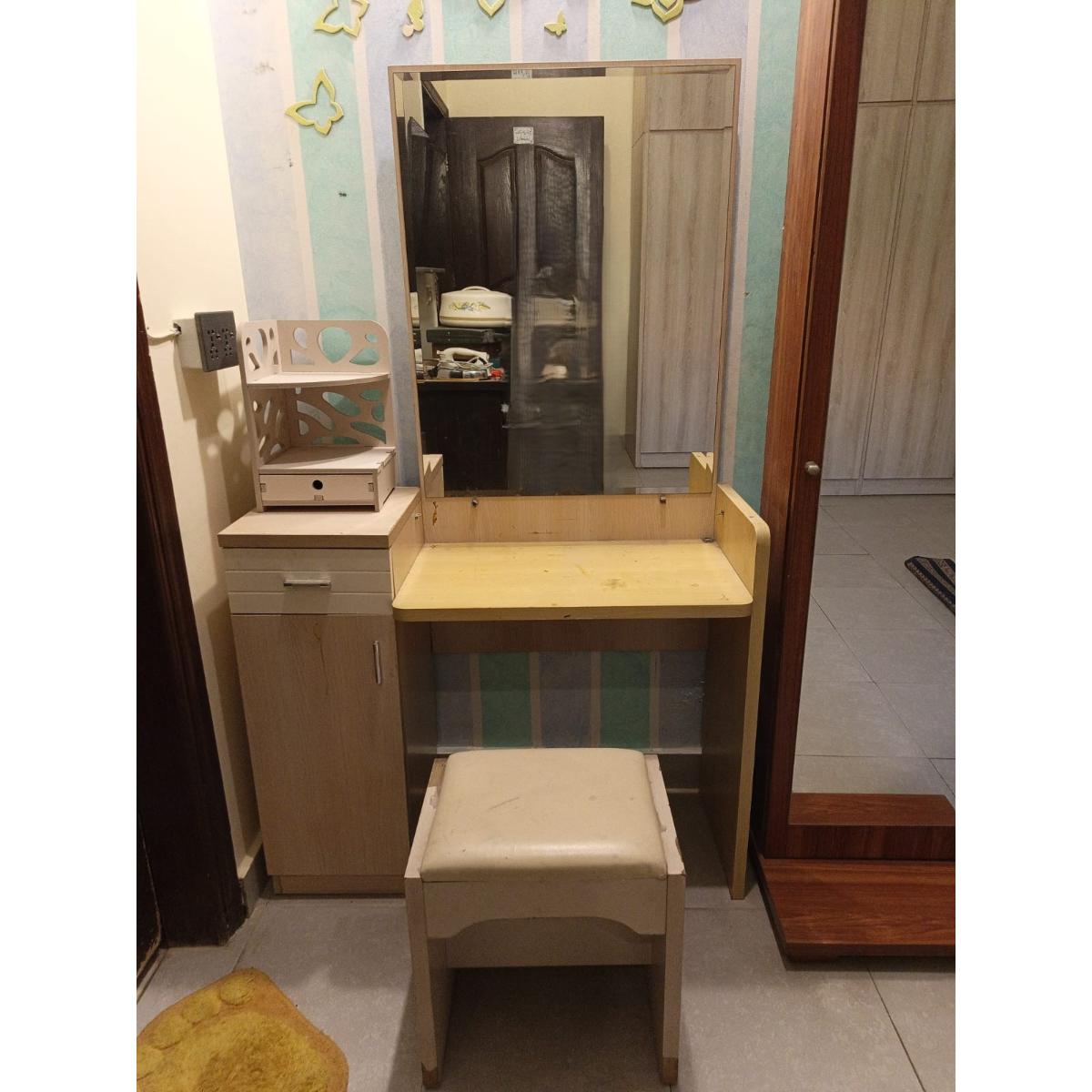 Dressing Table with Stool - SoUnique.PK